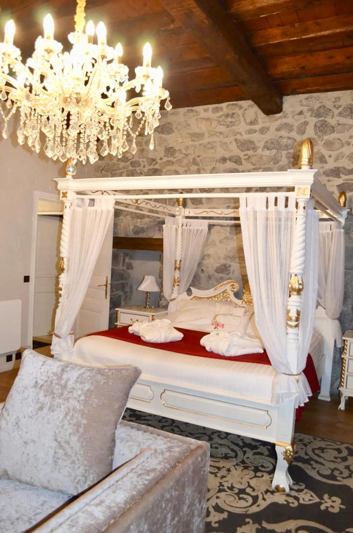 Chateau De La Rive - Suite Prestige - Chambre 2 Personnes Cruet Exterior photo
