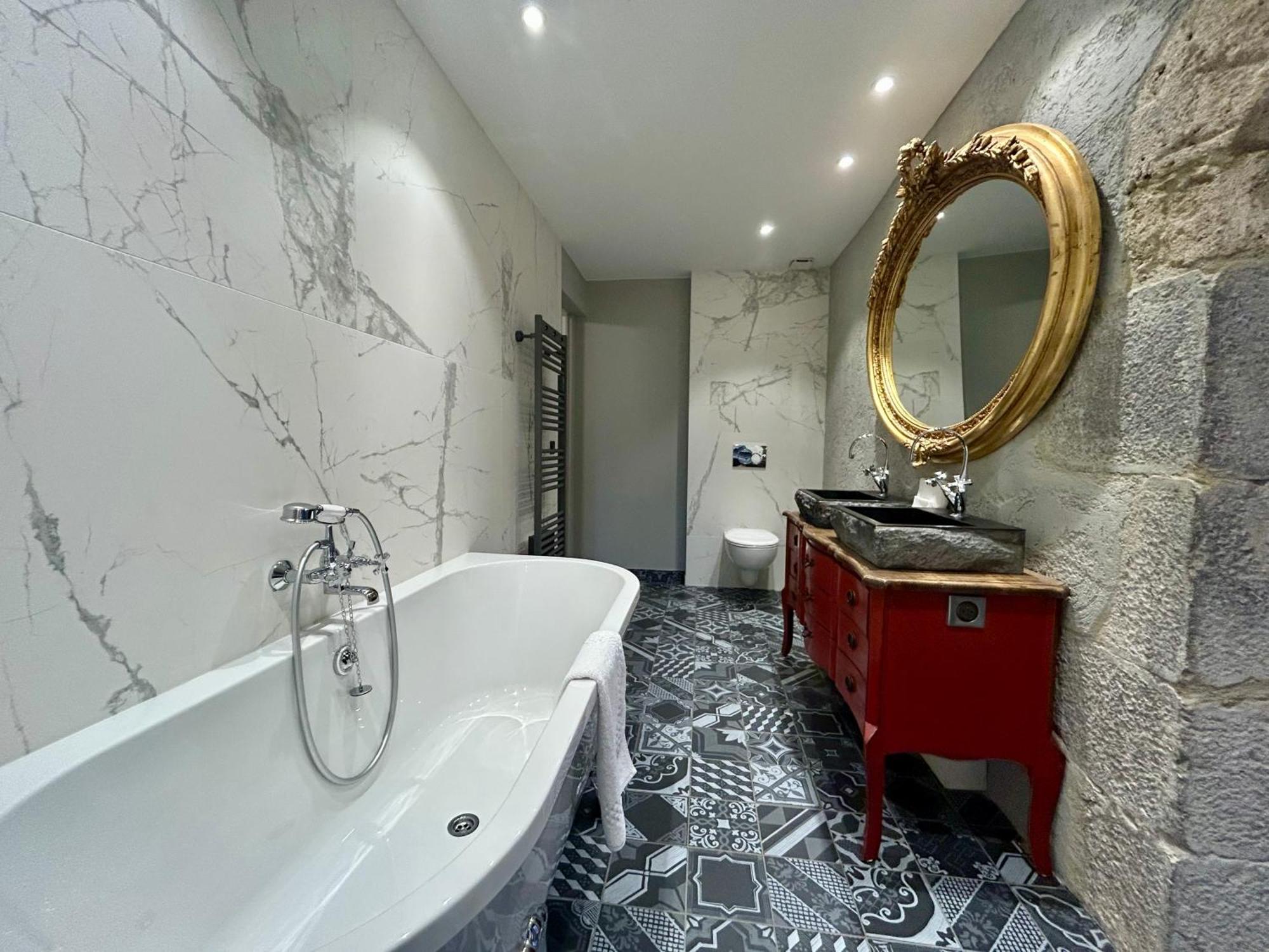 Chateau De La Rive - Suite Prestige - Chambre 2 Personnes Cruet Exterior photo